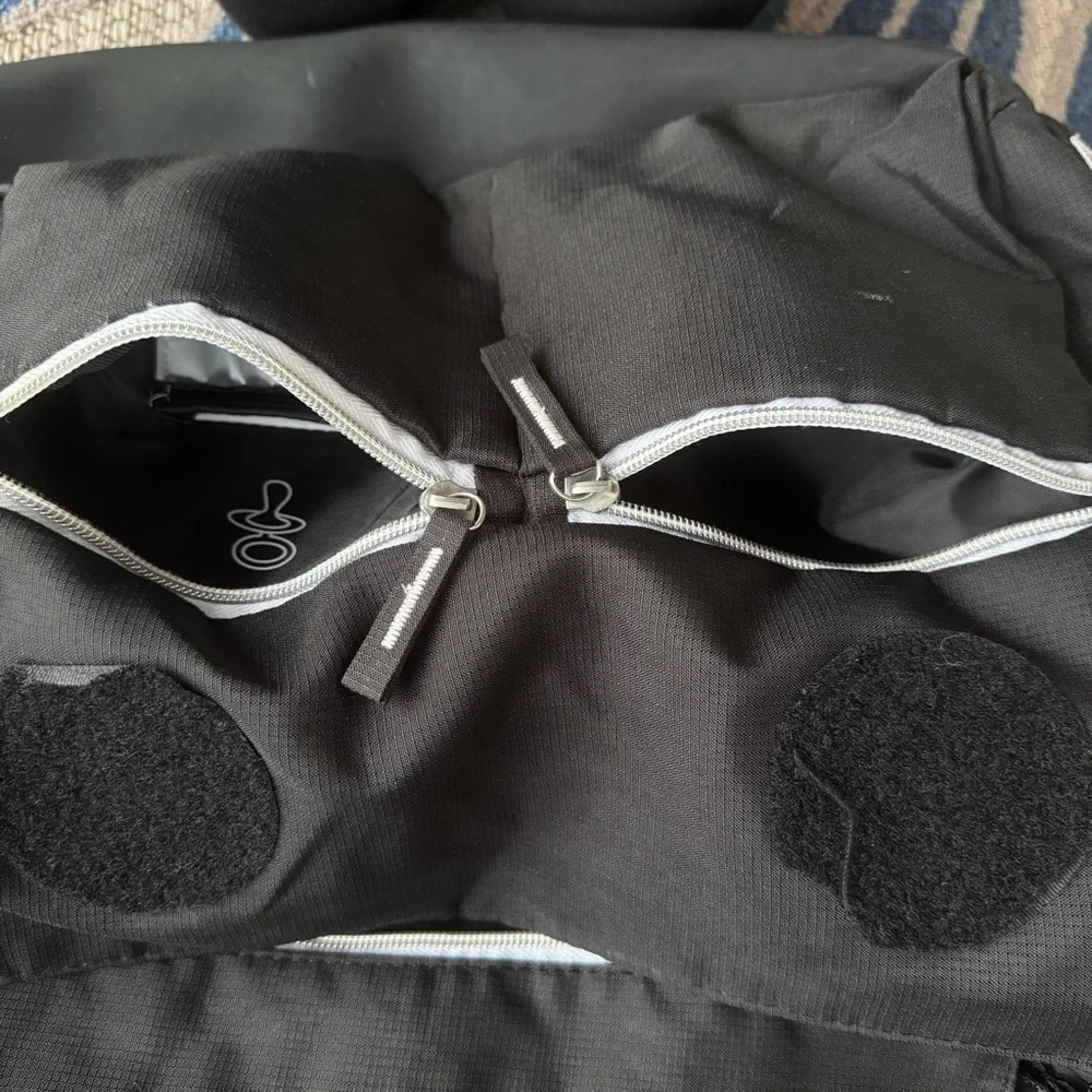 Columbia Outfitter‎ Expandable Messenger Diaper Bag Black Shoulder Strap